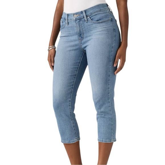 Levi’s Women’s 311 Shaping Skinny Capri Jeans - Picture 1 of 11
